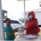 Distribusi ember CTPS kepada Ibu Balita dan Ibu Kader