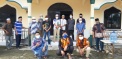 Relawan Task Force Pemuda Pancasila Kabupaten Musi Rawas Utara Sumsel lakukan Disinfektan Spray di Masjid yang akan digunakan Sholat Idul Fitri