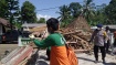 LPBI NU Lumajang dan LPBI NU  Kab Mojokerto kerja bakti bedah bangunan